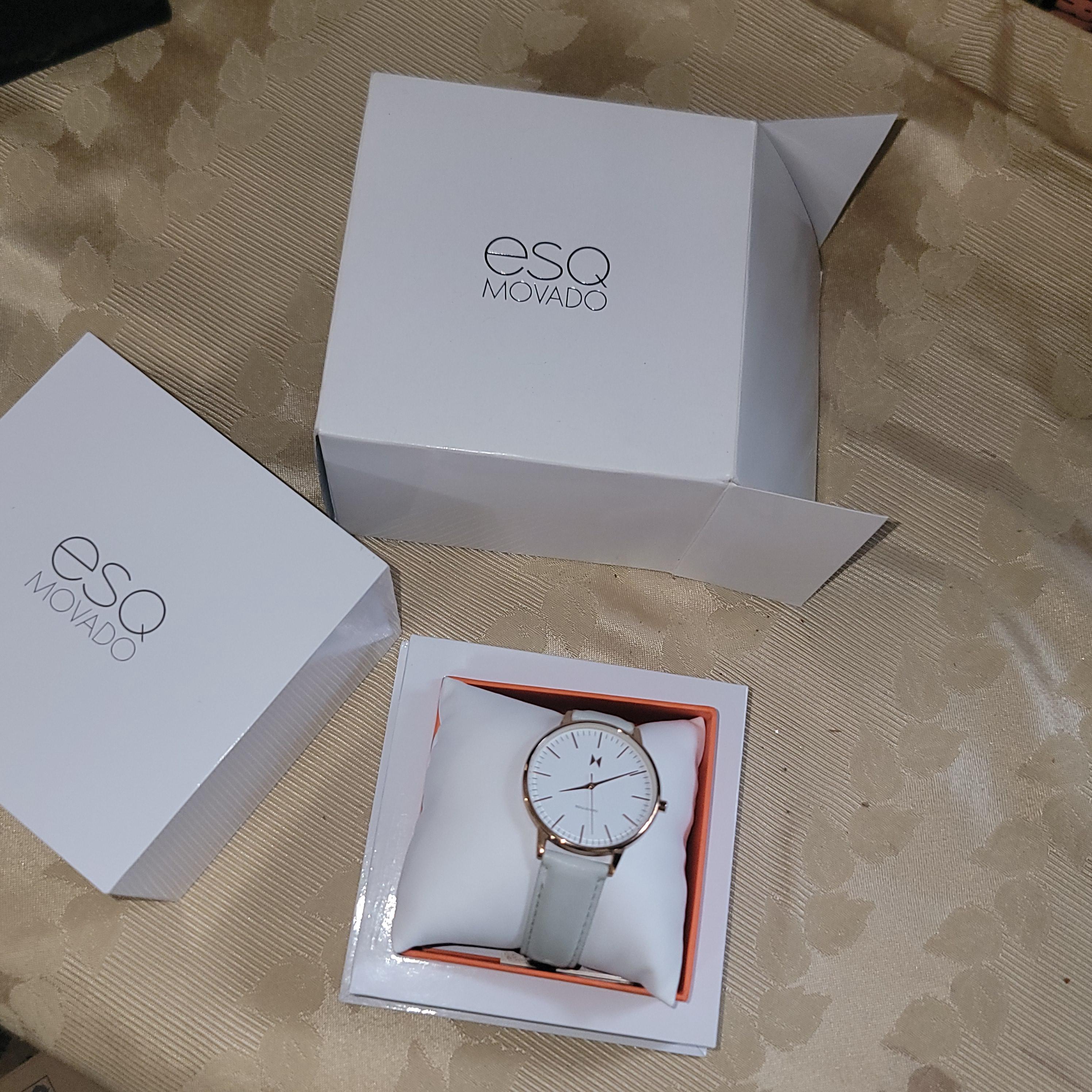 New Ladies Movado Watch White Dial & leather strap 07101382 in Box w paperwork New Ladies Movado Watch White Dial & Leather Strap 07101382  main image 4