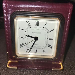 Réveil de voyage VTG BUCHERER dans un étui en similicuir Allemagne Années 60 70