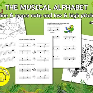 Könnte beinhalten: Ein Set aus pädagogischen Musikarbeitsblättern mit dem Titel THE MUSICAL ALPHABET + line & space note and low & high pitches. Die Seiten zeigen schwarz-weiße Notensysteme, Noten und Papageienillustrationen auf grünem Grund mit gelbem Drucksymbol.