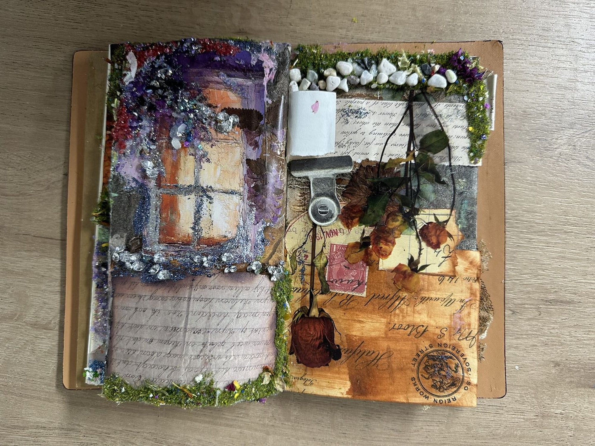 Traveler's Notebook Junk Journal with Fabric Fuse and Deco Foil - Therm O  Web