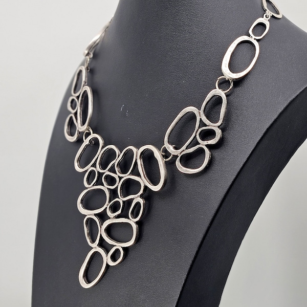 Contemporary Silver Plated Choker – Handcrafted Modern Art Jewelry for Her