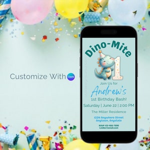Può includere: Un dinosauro blu e verde con un cappello da festa che tiene un numero uno. Il testo "Dino-Mite" è sopra il dinosauro. Il testo "Join Us for Andrew's 1st Birthday Bash! Saturday | June 22 | 2:00 PM The Miller Residence 1234 Anywhere Street Anytown, Anystate RSUP 123-456-7890 Lmiller@email.com" è sotto il dinosauro.