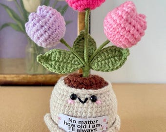 Gift for Mom – Crochet Flower Plant with Custom Message Plaque – Handmade Forever Floral Keepsake Decor