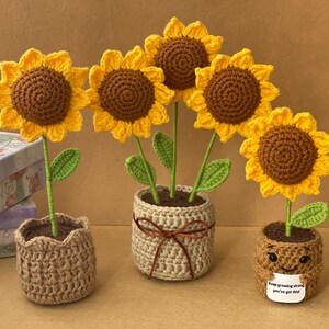 Handgemachte Gehäkelte Sonnenblume im Topf - Bunte Häkelblume - Einzigartiges Wohndekor - Sonnenblume im Topf, Geschenkfertig