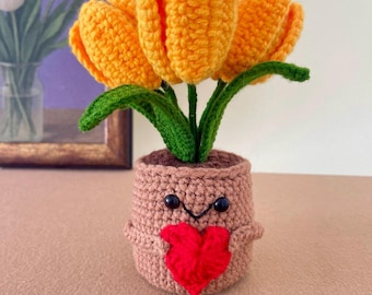 Gift for Teacher – Crochet Flower with Custom Plaque – Teacher Appreciation Gift – Handmade Desk Plant Decor