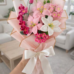 Crochet Bouquet – Handmade Forever Flower Arrangement – Elegant Gift for Mom Big Light Pink