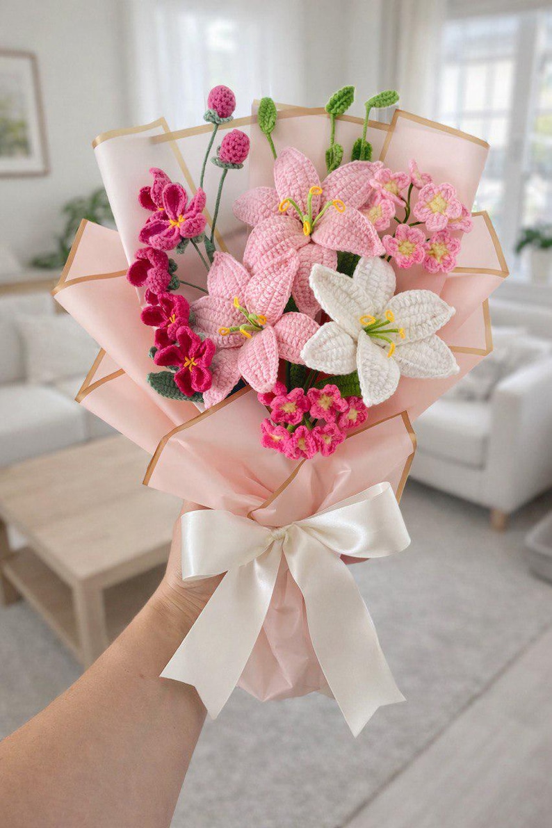 Crochet Bouquet – Handmade Forever Flower Arrangement – Elegant Gift for Mom Big Light Pink