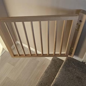 Modern Wooden Baby Safety Gate Adjustable Barrier for Stairs Doors