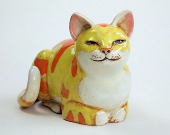 Contented kneeling cat - Handmade ceramic - unique - large lying cat "Sophie"