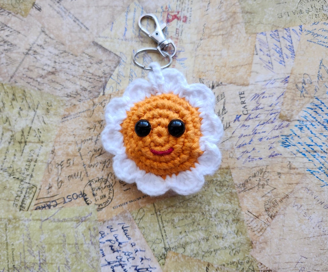 Amigurumi Crochet Chamomile Keychain, Cute Amigurumi Keychain, Handmade