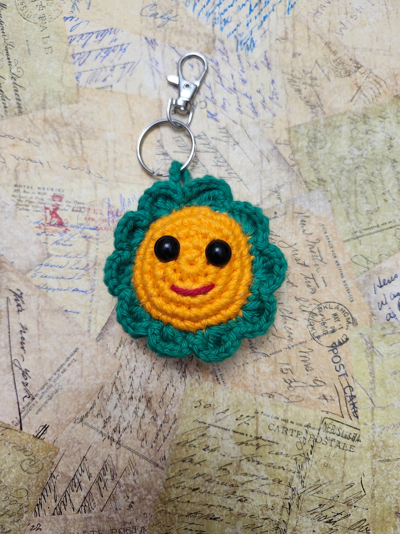 Amigurumi Crochet Chamomile Keychain, Cute Amigurumi Keychain, Handmade