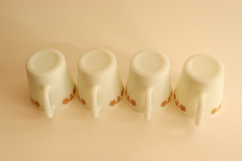 Vintage Pyrex 1970s Butterfly Gold Set of 4 Coffee/Tea Mugs Milk Glass MCM image 4