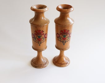 Vintage Pair of Wooden Candlestick Holders with Floral and Heart Pattern, Made by Visnar Yugoslavia, circa 1970s