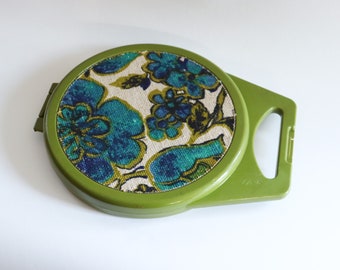 Vintage Boye Needlemaster Strick-Set, Retro Rundstricknadel-Träger, Grün und Blau, gelbes Interieur