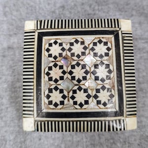 Mother of Pearl and Abalone Inlayed Vintage Wood Trinket Box Jewelry Box