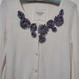 Abercrombie & Fitch Y2K Button-up-Pullover mit Stoffrosetten