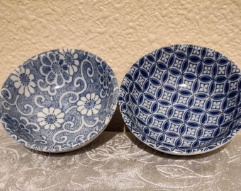 2 Chinese style porcelain bowls