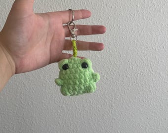 mini crochet frog, cute froggie, small gift, cute crochet frog
