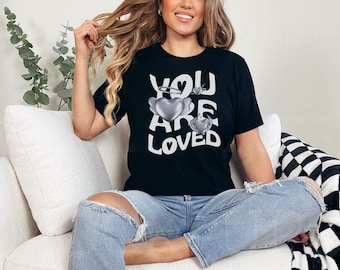 Koszulka Vintage You Are Loved | spersonalizowany prezent, inspirująca koszulka, koszulka z motywem zdrowia psychicznego, koszulka z motywem miłości do siebie, chrześcijańskie koszulki