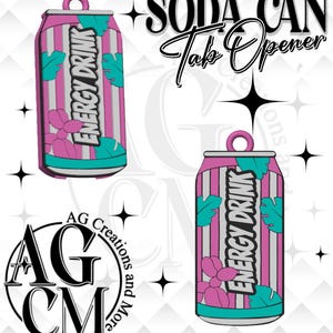 Puede incluir: Un abre-fácil de lata de refresco a rayas rosas y blancas con detalles turquesa y las palabras "ENERGY DRINK". El diseño incluye una flor rosa y hojas turquesas. También está presente el texto "SODA CAN Tab Opener".