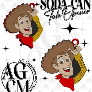 Puede incluir: Dos abridores de latas de refresco con un personaje de vaquero de dibujos animados con sombrero marrón, camisa de cuadros amarilla y pañuelo rojo. El texto SODA CAN Tab Opener aparece arriba y el logo AG Creations and More abajo.