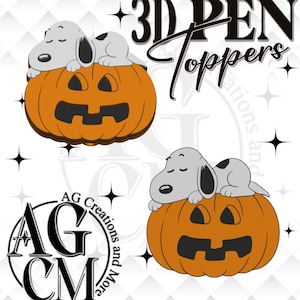 Könnte beinhalten: Zwei Illustrationen eines hellgrauen Hundes, der auf einem orangefarbenen Halloween-Kürbis schläft. Der Text 3D PEN Toppers ist in Schwarz dargestellt, zusammen mit einem kreisförmigen Logo mit dem Text AG Creations and More und AG CM.