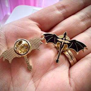 Fourth Wing Pin Tairn and Andarna, bookish merch, Violets Relic Dragons backpack, purse, jacket