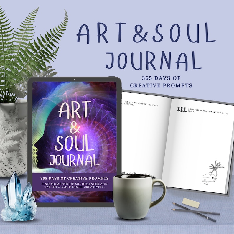 Puede incluir: Una tableta digital que muestra un dise&ntilde;o abstracto morado y azul con el texto "Art & Soul Journal" y "365 Days of Creative Prompts". La tableta est&aacute; junto a un diario abierto con el texto "111. Dibuja objetos que te recuerden la playa".