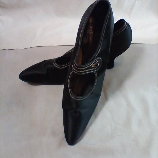 Black Silk Strap Shoes 1910s 1920s Antique Vintage Edwardian Flapper Satin