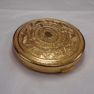 Etched Vintage Elizabeth Arden Powder Compact: Swiss Twist Mechanism