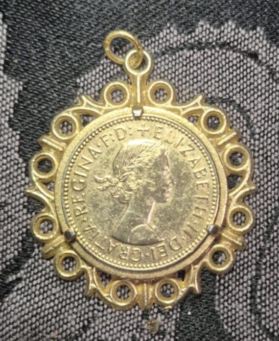 1967 Queen Elizabeth Half Penny Pendant: 24K Plated Coin, Goldtone Mount