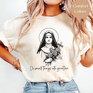 St Thérèse of Lisieux Shirt Catholic t-Shirt for Women Catholism Gifted T-shirt Comfort Colors Cute Catholic Religious Saint Shirt Giftful