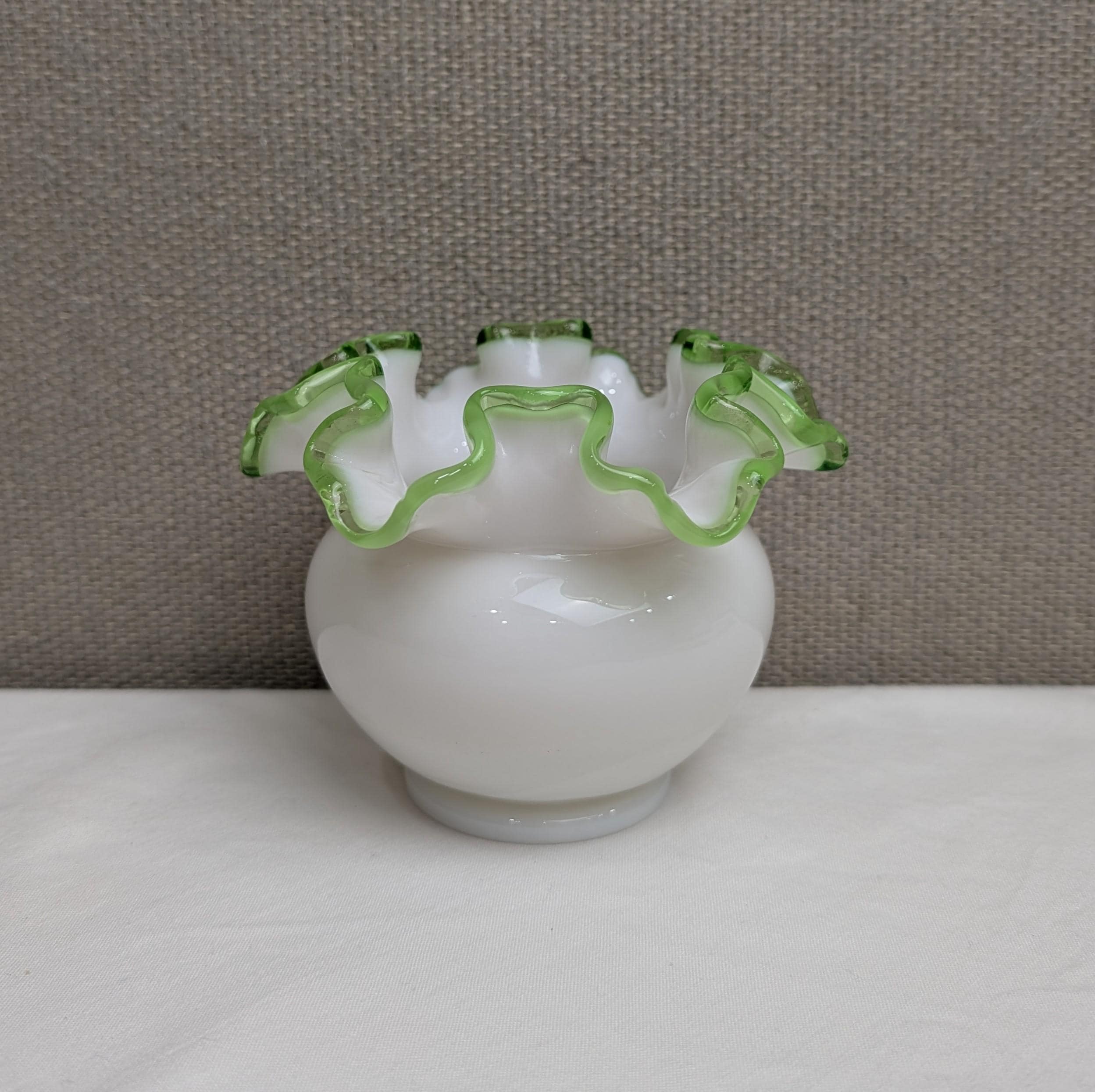 希少 fenton エメラルド クレスト アメリカ ビンテージ ミルクグラス