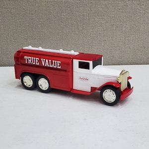 1930 model Diamond &quot;t&quot; tanker bank