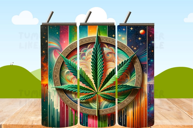 Puede incluir: Tres vasos de acero inoxidable con un dise&ntilde;o psicod&eacute;lico colorido que presenta una hoja de marihuana en un c&iacute;rculo. El dise&ntilde;o incluye remolinos de verde, naranja, rojo, azul y amarillo.