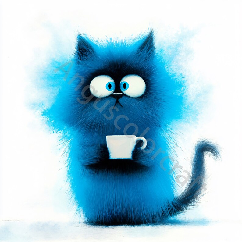Op de afbeelding: Een blauwe, harige kat met grote ogen houdt een wit koffiekopje vast. De kat heeft een zwarte neus en een zwarte vlek op zijn kop.