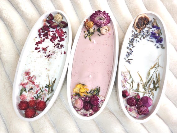 Personalized Soy Candle with Dried Flowers, Fragrant Oils & Glitter: Aromatherapy Gift, Handcrafted Home Decor