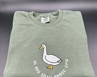 Geborduurd Silly Goose Crewneck T-shirt, Silly Goose Comfort Colors Shirt, Silly Goose Shirt, Grappig Shirt, Geborduurd Comfort Colors Shirt