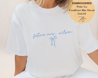 Geborduurd aangepast toekomstig mevrouw-shirt, aangepast toekomstig mevrouw-shirt, aanstaande bruid, comfortkleuren, verlovingscadeau, vrijgezellenfeest coquette