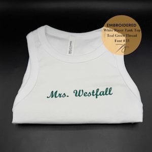 Regata estilo nadador com nervuras bordadas personalizadas: Regata cropped de gola alta bordada, Regata personalizada Y2K bordada, Regata personalizada para festa de noiva