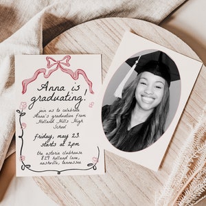 Modello di invito per festa di laurea con foto, annuncio di laurea disegnato a mano per lei, floreale boho, stile boho vintage, classe di, BW1