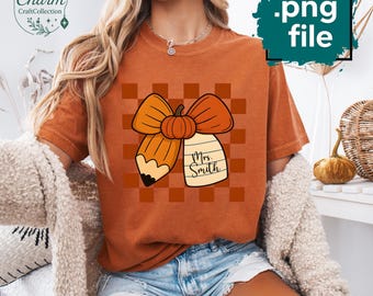 Lápiz de profesor con lazo de calabaza PNG: Diseño de nombre personalizado (Descarga digital)