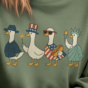 Pack PNG d'oie patriotique, conception de t-shirt humoristique du 4 juillet, fichier DTF et sublimation pour le jour de l'indépendance, clipart de canards style gnomes américains