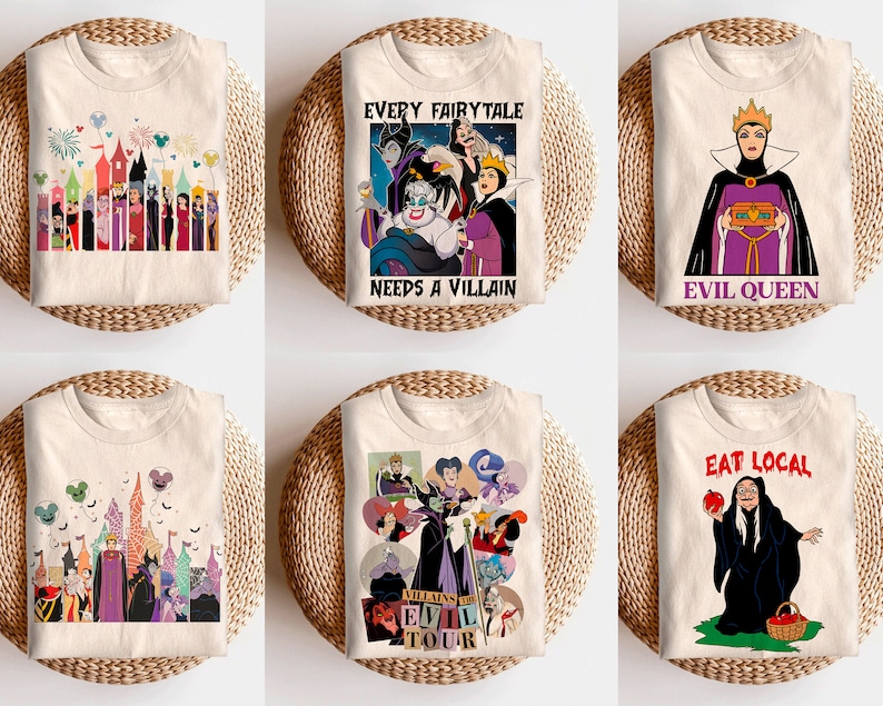Puede incluir: Seis camisetas beige con dise&ntilde;os gr&aacute;ficos coloridos con villanos de Disney. Los dise&ntilde;os incluyen texto como "Every Fairytale Needs a Villain" y "Evil Queen". Las camisetas est&aacute;n dispuestas sobre esteras circulares tejidas.