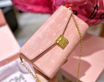 Pink MCM Mini Shoulder Bag Tracy Visetos Chain Crossbody Bag Visetos Oval Chain Detachable shoulder strap Top zip closure