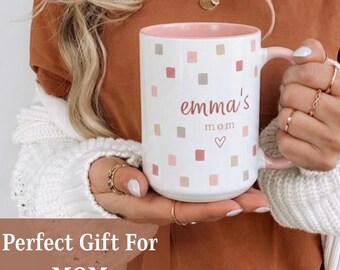 Personalisierte Kaffeetasse mit Namen der Mutter | Rosa Konfetti-Muster