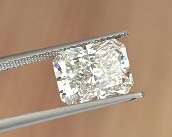 3 Carat Radiant Cut Lab Grown Diamond: IGI Certified E VS1 Loose Diamond
