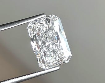 3.50 Carat Radiant Cut Lab Grown Diamond: IGI Certified E VS1
