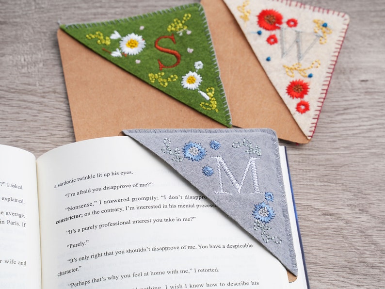 Personalized Embroidered Corner Bookmark,bookmark for Her,gift for Book