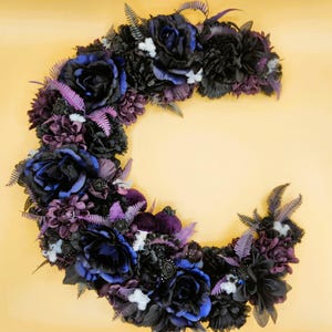 Moon Crescent Wreath: Gothic Black Cat & Purple Mushroom Halloween Decor